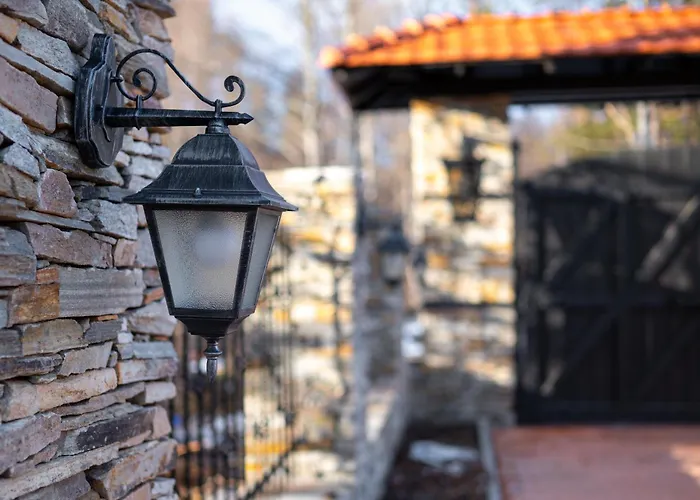 Вилла планинска алтеа *